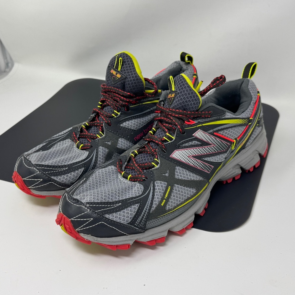 New Balance 610V3 Women's Trail Hiking Running Sneaker